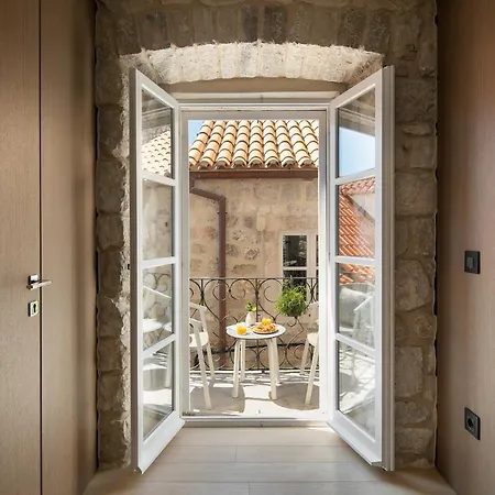 Lapisa Villa
